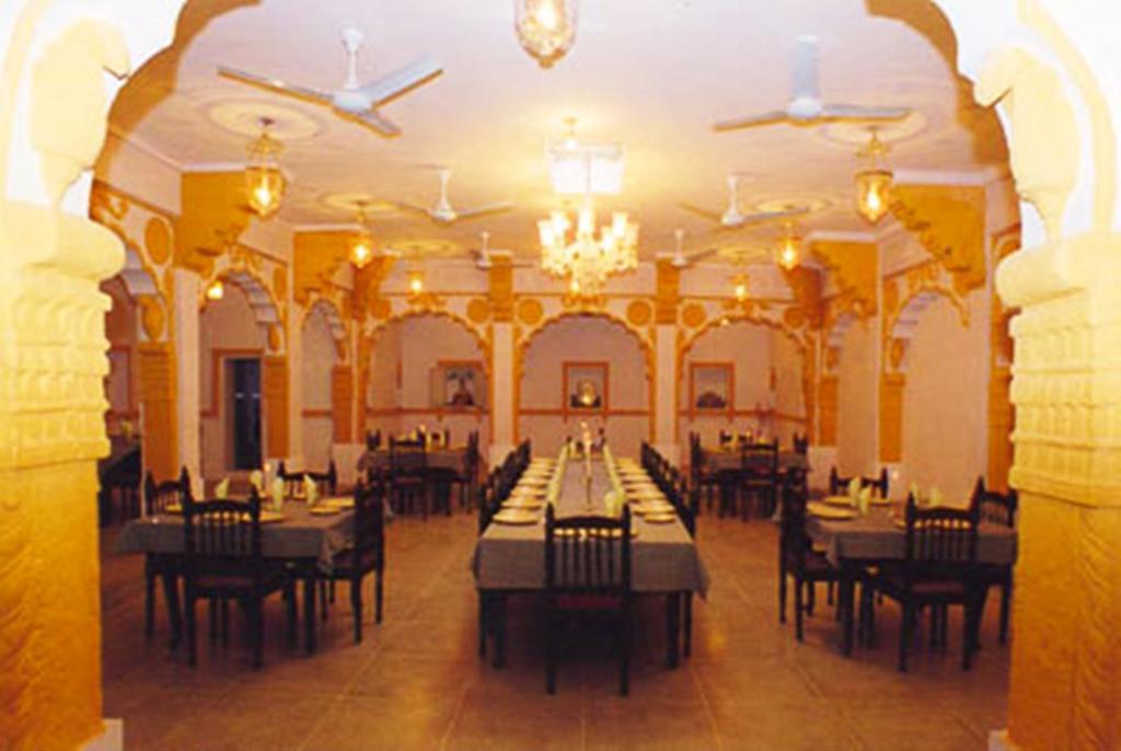 V Resorts Jhalamand Garh Jodhpur Джодпур Екстериор снимка