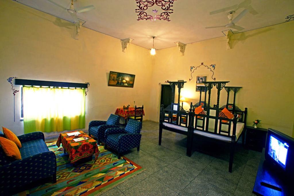 V Resorts Jhalamand Garh Jodhpur Джодпур Стая снимка