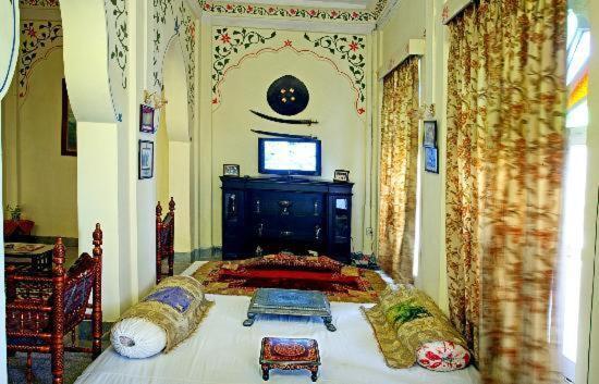V Resorts Jhalamand Garh Jodhpur Джодпур Екстериор снимка